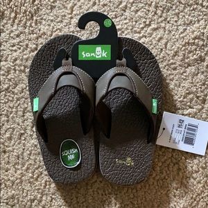 NWT sanuk toddler boys flip flops